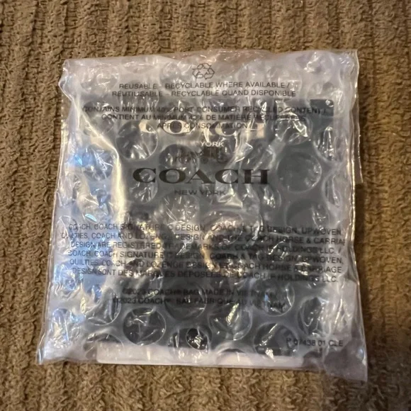 Coach Script Small Hoop Earrings nwt in packaging - Picture 2 of 3